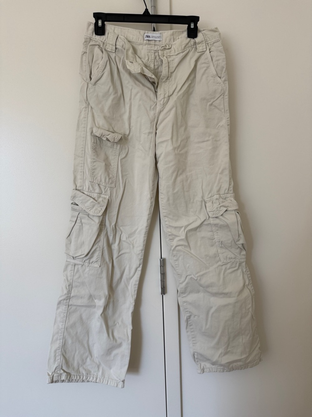 Zara Wide Leg Cargo Pants in Light Beige